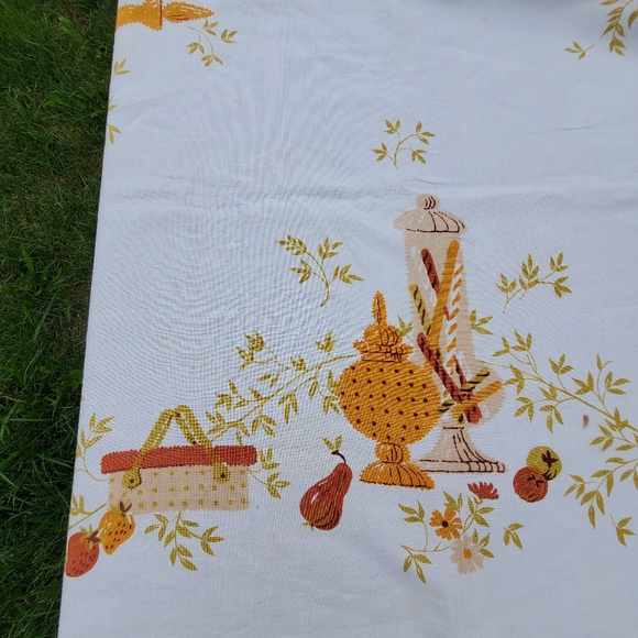 Picnic Basket Jars Vegetables Tablecloth Beige Orange Vintage 67"x52" Rectangle - Picture 5 of 9